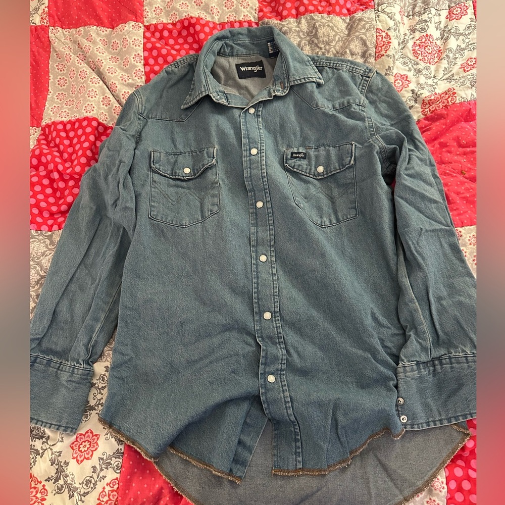 Men’s Wrangler pearl snap shirt